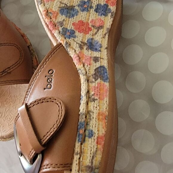 #269 Bolo 👡 Wedged silver buckle sandals,sze. 10 - Picture 8 of 9